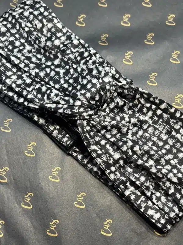 Turban noir et blanc